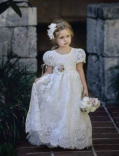 Classic Kids Clothes, Flower Girls Dresses, Dresses Couture, First Communion Dress, Christening Gown, Lace Ball Gowns, Girl Dress Patterns, Baby Clothes Patterns