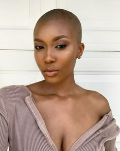 Bald Baddies Bald Hairstyles For Women, Shaved Hair Women, Bald Head Women, Bald Look, Short Shaved Hairstyles, Shaved Hair Designs, Natural Hair Short Cuts, Bald Girl