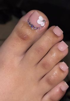 Soft Pink Pedicure Ideas, Pink Toenail Designs, White Pedicure With Flower, French Toes With Flower, Coquette Toe Nails, Pink Pedicure With Flower, Pink Toes With Flower Design, Pink Pedicure, Almond Acrylic Nails Designs