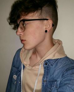 Boys Hair Styles, Androgyny Aesthetic, Androgynous Hairstyles, Trans Boy Haircut, Haircut Aesthetic, Androgynous Haircut, Boys Hair