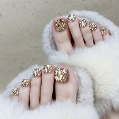 Specification: Material: Resin Gender: Women Color: Gold Package Includes: 1 Set x False Nails (24 pcs inside) with 24 pcs Jelly Glue Glitter Toe Nails, Nail Art For Girls, Fake Toenails, Nagel Tips, Nail Forms, Diamond Nails, Clean Nails, Nail Accessories, False Nails