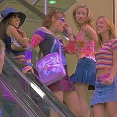 2000 Aesthetic, Sup Girl, Early 2000s Aesthetic, 00s Aesthetic, Aesthetic Image, Aesthetic Friends, 00s Fashion