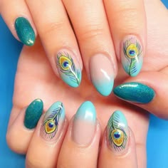 Peacock Nail Designs, Peacock Nail Art, Peacock Nails, Feather Nail Art, Indian Nails, Quick Nail Art, Feather Nails, Fancy Nails Designs, Green Nail