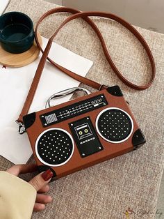 BirdinBag - Vintage Retro Crossbody Bag: Square Shape, Party Personality | New Arrival Handbag Square Crossbody Bag, Retro Radio, Vintage Crossbody Bag, Brown Crossbody Bag, Details Pictures, Word Wrap, Chic Vintage, Black Cross Body Bag, Bag Bag