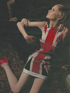 60s London, 1960s Twiggy, Union Jack Dress, 70s Vogue, Twiggy Fashion, Patti Hansen