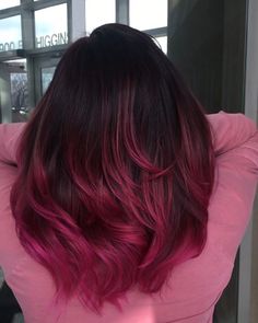 70 Hair Styles, Highlight Hair Ideas, Hair Styles Latina, Raspberry Hair, Dark Pink Hair, Highlight Hair, Underlights Hair, Highlight Ideas, Pink Ombre Hair