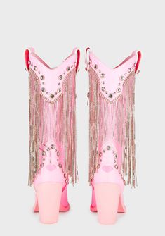 Pink Pony Club Outfit, Cowgirl Essentials, Sparkly Cowboy Boots, Quince Fits, Girly Cowgirl, Nashville Cowgirl, Eras Outfits, Fringe Cowboy Boots