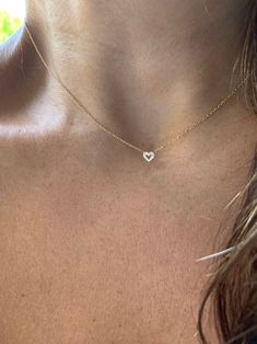 Gold Diamond Heart Necklace, Minimal Jewellery, Diamond Heart Necklace, Body Accessories, Pretty Jewelry Necklaces, Boyfriend Diy, Heart Necklace Diamond, Diamond Necklaces