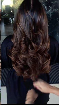 Soft Autumn Dark Brown Hair, Dark Hair With Caramel Balayage, Chocolate Brown Hair With Caramel Highlights, Brunette With Light Brown Highlights, Chocolate Caramel Balayage, Chocolate Lowlights, Balayage On Dark Hair, Medium Length Brown Hair