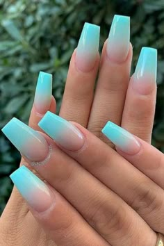 Long Dipped Nails Ideas, Light Blue Ombré Nails, Mint Ombre Nails, Light Blue Ombre Nails, Unghie Sfumate, Ombre Nails Glitter, Blue Acrylic Nails, Ombre Acrylic Nails