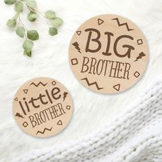 Big Brother and Little Brother Wood Round - Easy Basic Creations Big Brother Gifts, Big Brother Little Brother, Engraved Wood Signs, Sibling Photos, Engraved Sign, Laser Engraved Wood, Brotherly Love, Little Brother, Wood Rounds