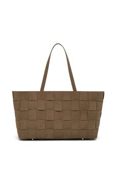 The Tilda Latte Bag by Nakedvice is a brown leather tote bag crafted from woven panels of smooth leather. Featuring a structured rectangle base and metal stud closure, The Tilda will quickly become your favourite everyday tote bag.

 

 Colour: Latte Brown Leather Tote Bag, Travel Belt, Everyday Tote Bag, Craft Tote Bag, Brown Leather Totes, Everyday Tote, 2024 Vision, Keychain Gift, Travel Wallets