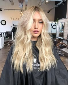 Simple Hairstyle Long Hair, Bright Blonde Hair With Root Tap, Jahodová Blond, Makeup Tip, Strawberry Blonde Hair