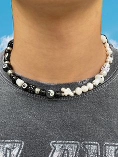 The 'YIN & YANG' half black, half white freshwater pearl necklace is what you've been waiting for - perfect for those who are looking to dress up any outfit with jewelry! No matter how this necklace is styled, the 'YIN & YANG' will get heads turning, guaranteed. Made with lamp work charms & freshwater pearls. Waterproof and rust-free. Available in lengths 14", 15", 16", 18", 20". Model is wearing 15". Handmade in Los Angeles. Boy Jewelry, Beaded Necklace Designs, Dope Jewelry, Freshwater Pearl Necklace, Funky Jewelry, Jewelry Lookbook, Creating Jewelry, White Freshwater Pearl, Freshwater Pearl Necklaces