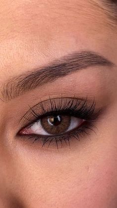 Brown Smokey Liner Makeup, Everyday Eyeshadow For Brown Eyes, Brown Eyeshadow Looks Natural, Brown Makeup Looks Eyeshadows, Natural Brown Eye Makeup, Best Makeup For Brown Eyes, Semi Formal Makeup, Brown Eye Makeup Natural, Smoky Makeup Looks