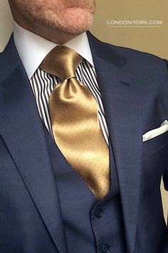 Mens Dress Suits, Gentleman Style Casual Classy, Gentleman Style Outfits, Gentleman Mode, Men's Business Outfits, Shirt And Tie, Outfit For Men, Black Men Fashion Swag, Suit Shirt