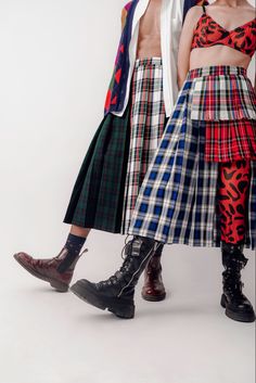 Eccentric Outfits, Grungy Outfit, Tartan Fashion, Patchwork Clothes, Dressed To Kill, Fashion People, Plaid Skirts