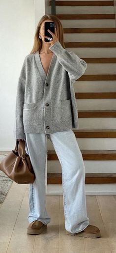 Cardigan Autumn Outfit, Feminine Date Outfit, Long Knit Cardigan Outfit, Casual Comfy Winter Outfits, Sunday Outfit Ideas, Oversized Cardigan Outfit, Relax Outfit, Grey Outfits, Grey Sweater Outfit