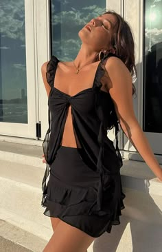 Caspian Black Chiffon Top – Beginning Boutique US Black Chiffon Top, Rok Mini, Middle Age Fashion, Black Chiffon, Beginning Boutique, Looks Chic, Summer Fabrics, Looks Style, Looks Vintage