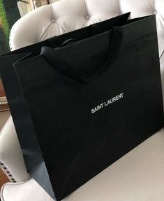 Zara Store, Retail Bag, Luxury Birthday, Toji Fushiguro, Clothing Packaging, Handmade Packaging, Branding Design Packaging, Luxury Lifestyle Dreams, Clothing Tags