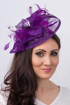 This sassy fascinator is timeless glamour, and a nod to vintage style with bouncy mesh ribbon and flighty feathers. Classic sinamay mesh shape and elegant look. Types Of Hats For Women, Purple Fascinator, Purple Feathers, Purple Hat, Red Hat Society, Hat Fascinator, Purple Feather, Fascinator Headband, Purple Hats