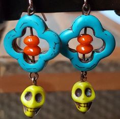 Chiquita Mexican Beadwork, Sugar Skull Diy, Upcycle Jewelry, Leather Inspiration, Bead Dangles, Bead Loom Designs, Skeleton Earrings