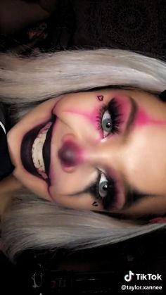 Halloween Costumes For Blonde Hair Women, Simple Clown Halloween Makeup, Pretty Clown Makeup Halloween, Pink Makeup Halloween, Clown Make Up Cute, Clown Make Up Aesthetic, Halloween Clown Makeup Aesthetic, Clown Makeup Red And Black, Maquillaje Halloween Aesthetic