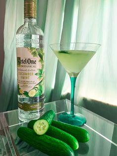 Cucumber Martini With Cucumber Vodka, Cucumber Martini Recipe Vodka, Cucumber Martini Recipe, Cucumber Vodka Drinks, Cucumber Mojito, Cucumber Martini, Cucumber Vodka, Fun Drink Recipe