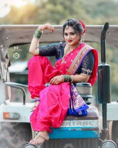 #photography #nauvarisaree #nauvarisadi #nauvari #outdoorphotography  #fashion #marathmoli #marathimulagi #girlmodel #femalemodel #potrait #tradionalwear #festivalfashion #model #bride #followforfollowback #photoshoots #paithani #mannequinboutique #Ujjain
💖💖💖💖💖💖💖💖💖💖💖💖💖💖💖💖
#followformore @mannequine_boutique Maharashtra Police, Poses For Women, Indian Wedding Couple Photography, Wedding Saree Collection, Indian Wedding Photography Poses, Girl Hand, Beautiful Smile Women, Indian Beauty Saree