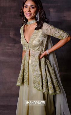 Pastel Traditional Outfits, Jacket Sharara Suit, Kim Kardashian Indian Outfit, Sangeet Outfit Ideas Indo Western, Heavy Indian Dresses, Onepiece Dresses Indian, Western Lehenga Style, Day Wedding Outfit Guest Indian, Sangeeth Dress Designs