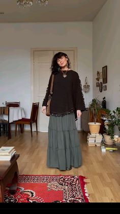 brown shirt green maxi skirt Brown And Green Fall Outfit, Maxi Dress Skirt Outfit, Long Sweater And Skirt Outfits, Long Green Skirt Outfit Ideas, Brown Maxi Skirt Outfit Fall, Green Skirt Fall Outfit, Long Skirt Outfits Teacher, T Shirt Maxi Skirt Outfit, Graphic Skirt Outfit