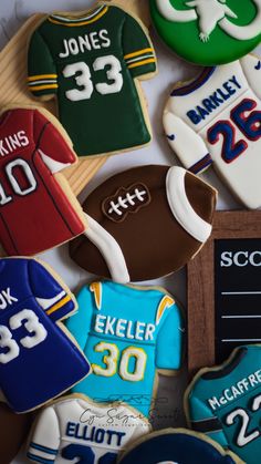 Superbowl football fantasy custom sugar cookies Fantasy Football Cookies, Jersey Cookies, Cookies Football, Football Banquet, Cookies Party, Party Cookies