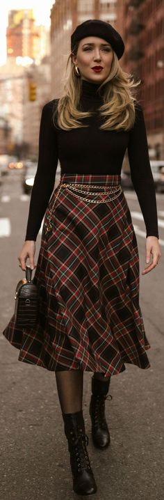 Walking Down The Street, Those Days, A Skirt, Style Chic, Holiday Fashion, Look Fashion, Classy Outfits, Autumn Winter Fashion