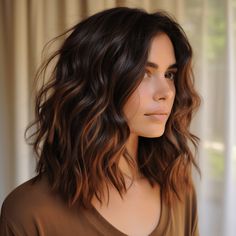 93 Stunning Medium-Length Layered Haircuts Trending Right Now Shoulder Length Wavy Hair, Thick Wavy Hair, Medium Length Hair With Layers, Haircuts For Wavy Hair, Long Bob Hairstyles, Penteado Cabelo Curto, Trending Haircuts, Mid Length Hair