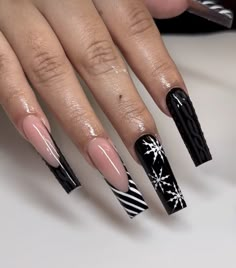 Black And White Winter Nails, Black White Nails, Diy Acrylic Nails, Press Ons, Xmas Nails, Nail Inspiration, Nails Inspo, Cute Acrylic Nails, Acrylic Nail Designs