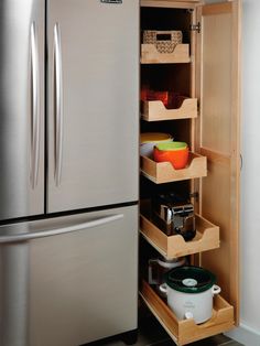 the app is showing an image of a refrigerator with its drawers open and it's food