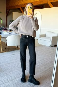 Black Jeans Autumn Outfit, Black Tapered Jeans Outfit, Straight Leg With Boots, Shoes With Ankle Jeans, Black Jeans Styling, Kickers Outfit Women, Non Jean Outfits, Black Jeans Outfit 2024, Relaxed Fit Jeans Outfit