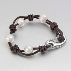 -Product Description:Material: freshwater pearl, leather, silver claspLength: option-Packaging:Each Item is well packed in cloth bag, ready to give away as gift.This minimalist bracelet is lightweight and comfortable to wear. Perfect for everyday!The size and shape and color of the pearl may slightly vary due to natures shape.As this item is handmade, please allow for small variations in design.If you need warehouse, please contact us, we will give you the best price, the best quality, the most Beaded Leather Wraps, Pearl Leather, Beaded Cuff, White Freshwater Pearl, Minimalist Bracelet, Healing Bracelets, Bead Leather, Leather Wrap Bracelet, Leather Wraps