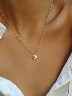 Feel the sunkissed vibes🌞 Get this beautiful minimalist jewelry made with the quality of perfect elements✨ You can choose 925K Sterling Silver with the options of Gold, Rose Gold or White Gold colors as well as 14K solid Gold material. High quality jewelry for everyone 🤍  Details * 925K Sterling Silver Option → 14K Gold, Rose Gold or White Gold plated * 14K Gold Option → approximately 2.30 gram * Chain length is approximately 18 inches (16+2 in extender) / 45 cm (40+5 cm extender) * Time is everything! You will receive your package as soon as possible 🚚  * We care about the quality of metal to make sure it will last for a long time * We use enamel technique to color the jewelry and high quality zircons only * There can be tiny differences on each item. Length difference of the chain as Simple Cheap Pendant Necklace, Sun Locket, Sun Pendant Gold, Gold Sun Necklace, Minimal Pendant, Woman Necklace, Pendant Minimalist, Pretty Jewelry Necklaces, Sun Necklace