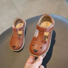 Animal motifs are trending now. Like these cute animal sandals. You can choose between variants of a bear, sheep, caterpillar, and bunny style, and 3D ears that make it more adorable. It is made of soft leather materials. It has a T-tape strap for easy wear. It is a non-slip sandal that can protect a baby's feet. Its sole is very soft and comfy which makes your little one enjoy walking. Upper Material: Genuine Leather Heel Type: Low-heeled Upper Height: Low Help Thick And Thin: Ordinary Thicknes Baby Cartoons, Animal Shoes, Leather Baby Shoes, Animal Motifs, Brown Leather Shoes, Kids Slippers, Walker Shoes, Santa Letter, Baby Cartoon