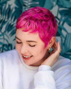 person with short, wavy, bright magenta hair color Magenta Short Hair, Magenta Hair Color, Color Quiz, Platinum Hair