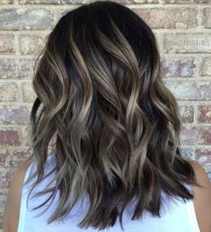 Medium Length Dark Hair With Highlights, Balayage Hair Dark Short, Medium Ombre Hair, Kort Bob, Subtle Balayage, Balayage Hair Dark, Short Hair Balayage, Ombre Hair Color