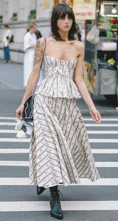 Thrifted Clothes, Thrifted Outfit, Emo Style, Maxi Dress Vintage, Nyc Girl, Diy Vetement, Midi Skirts