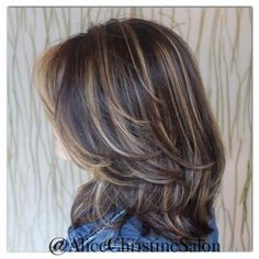 Worm glow Accent Highlights Brunette Long Hair, Soft Highlights For Brown Hair Short, Wolfcut Highlights, Chunky Highlights Short Hair, Wolf Cut With Highlights, Contrasting Highlights, Dark Brown Hair With Caramel Highlights, Highlights Brown Hair Short, Straight Hair Highlights