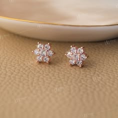 18K Solid Gold Moissanite Floral Cluster Earrings, Round Diamond Stud Earrings, Silver Moissanite Cluster Earrings, Floral Stud, Wedding Gifts, Elegant and Classis Silver Diamond Studs, 1.00 CT Moissanite Cluster Earrings, Round Halo Engagement Earrings :: 𝗡𝗢𝗧𝗘 :: Let us know if you have it made in a different size (𝗣𝗹𝗲𝗮𝘀𝗲 𝗖𝗼𝗺𝗺𝘂𝗻𝗶𝗰𝗮𝘁𝗲 𝗶𝗻 𝗰𝗵𝗮𝘁 𝘄𝗶𝘁𝗵 𝗼𝘂𝗿 𝘁𝗲𝗮𝗺) ➜ 𝗦𝘁𝗼𝗻𝗲 𝗗𝗲𝘁𝗮𝗶𝗹𝘀 ✦ Shape : Round Cut ✦ TCW - 1.25CT (App.) ✦ Type : Moissanite ✦ Color : Co Round Diamond Cut Cluster Earrings For Gift, Classic Round Cut Cluster Earrings For Gift, Elegant Diamond Flower Cluster Earrings, Gold Diamond Flower Cluster Earrings, Flower-shaped Cluster Earrings With Diamond Accents, Diamond Earrings Indian, Round Diamond Stud Earrings, Diamond Flower Earrings, Gold Jewelry Prom