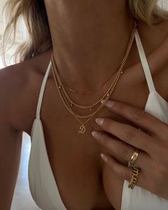 Make it personal with our Gail necklace. Treat yourself or a loved one to this necklace featuring a mini curb chain and a cursive initial pendant. Dainty Gold Jewelry, Twisted Chain, Trening Fitness, Gold Girl, Jewelry Accessories Ideas, Dainty Chain, Classy Jewelry, Jewelry Essentials, Stacked Jewelry