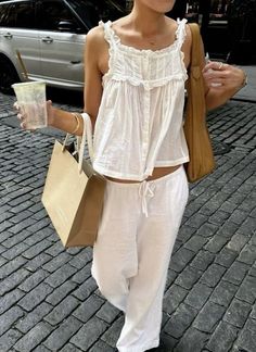 Lugano Switzerland, Linen Pants Outfit, White Linen Pants, Boho Chic Outfits, Dream Style, Play Dress, Mode Inspo, Safe Place, Spring Summer Outfits