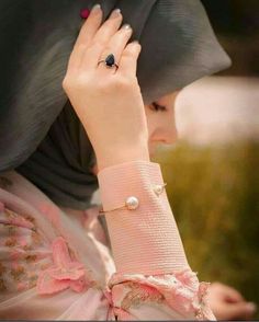 Hijaab Dpzzz, Hijaab Pics For Dp, Muslim Girls Dp, New Hijab Style, New Hijab, Hijab Dp, Dps For Girls, Display Pictures, Stylish Dpz