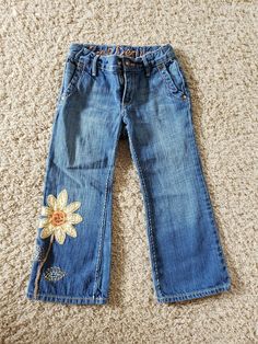 Baby Gap Beach Resort Sunflowers Embroidered Jeans girls 3 year yellow . Condition is Pre-owned. Shipped with USPS Priority Mail. Beautiful gap quality, sunflower with accent stitching.  Smoke free, hard to find. Like new adjustable waist Thrifted Kids Clothes, Adorable Nursery, Baby Jeans, Vintage Baby Clothes, Baby Fits, People Clothes, Kid Clothes