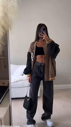 Looks Adidas, Classy Streetwear, London Outfit, Simple Trendy Outfits, Streetwear Fashion Women, Fashion Mistakes, Teenage Fashion Outfits, Streetwear Outfit